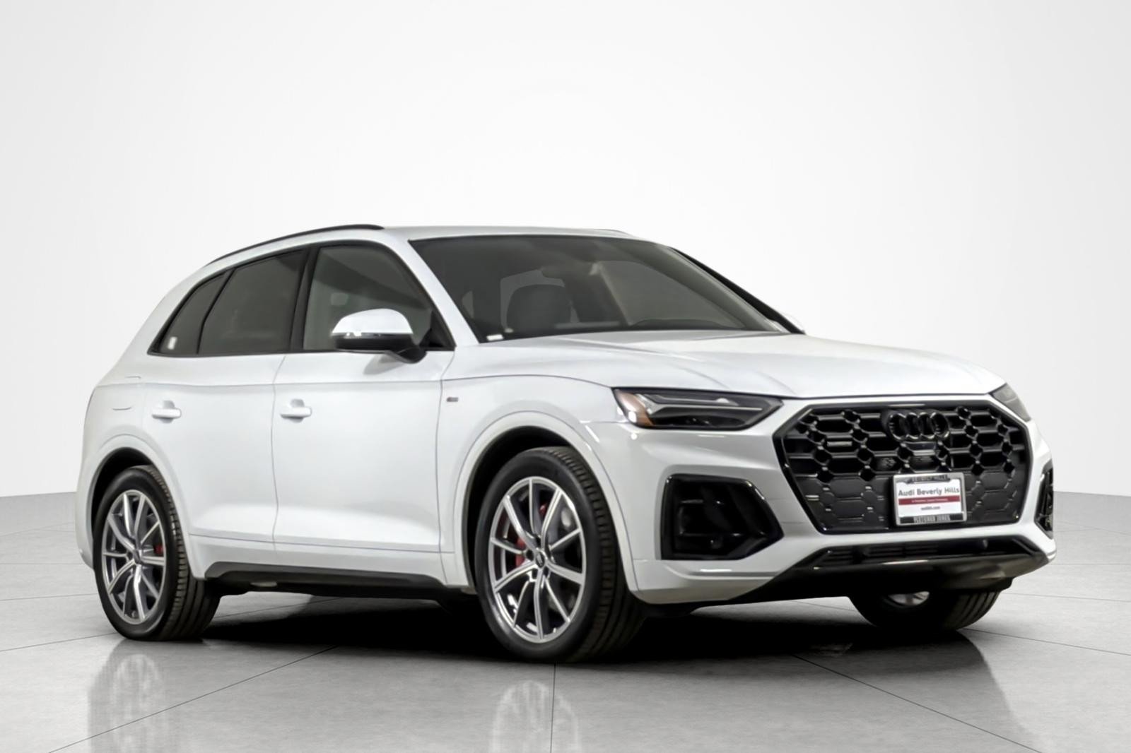 Used 2025 Audi Q5 e Premium Plus w/ Premium Plus Package image 7