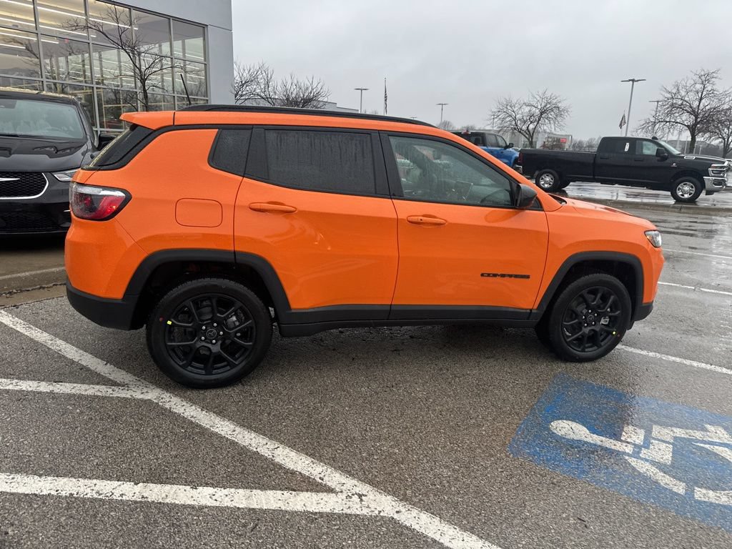 New 2026 Jeep Compass Latitude AWD/4WD image 32