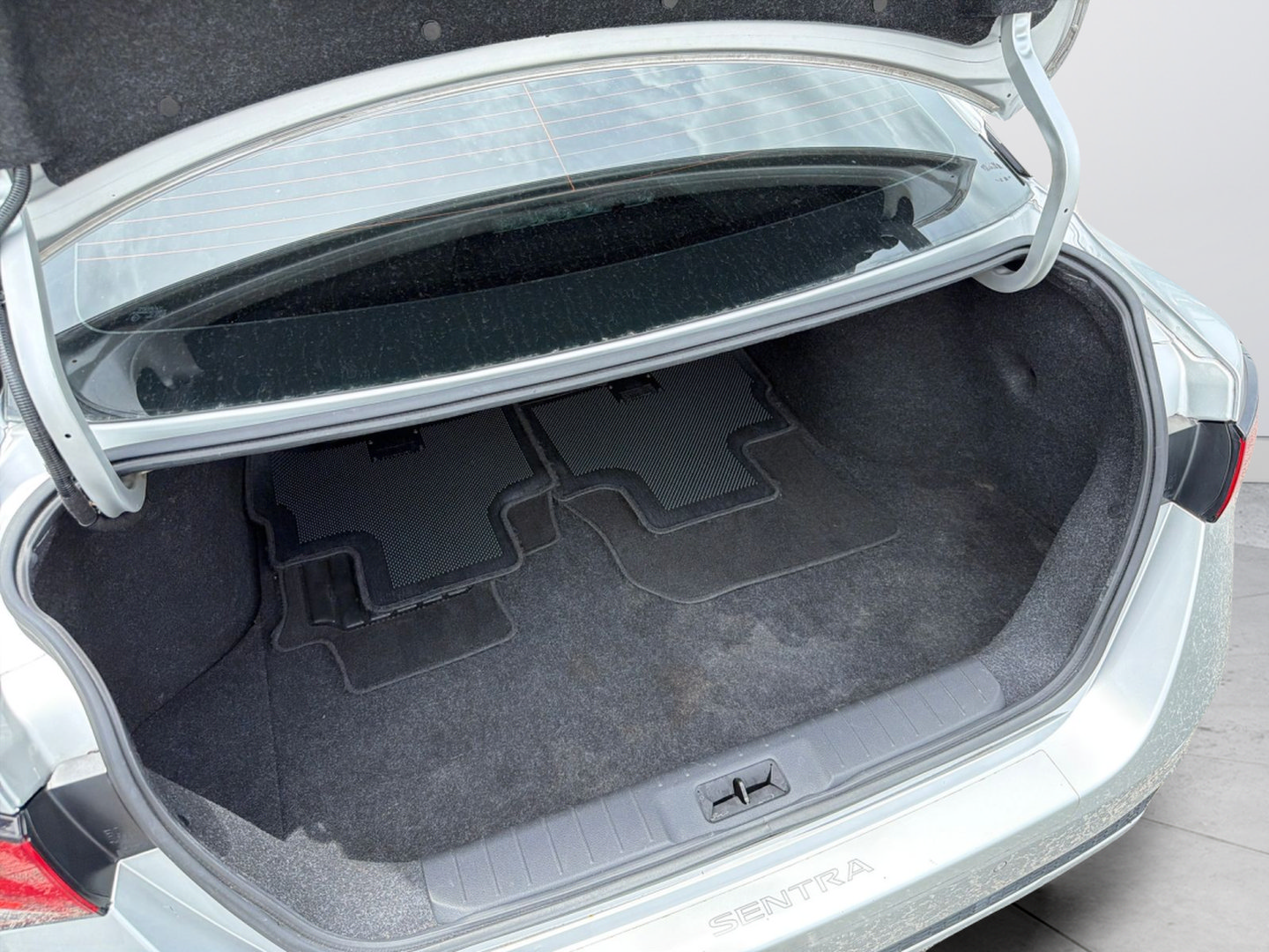 Certified 2021 Nissan Sentra SV FWD image 34