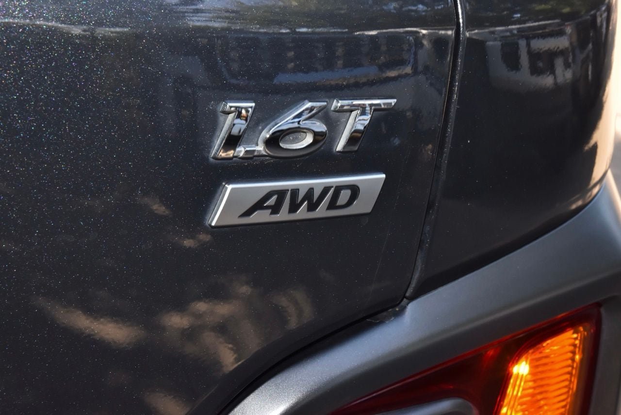 Used 2020 Hyundai Kona Limited AWD/4WD image 39
