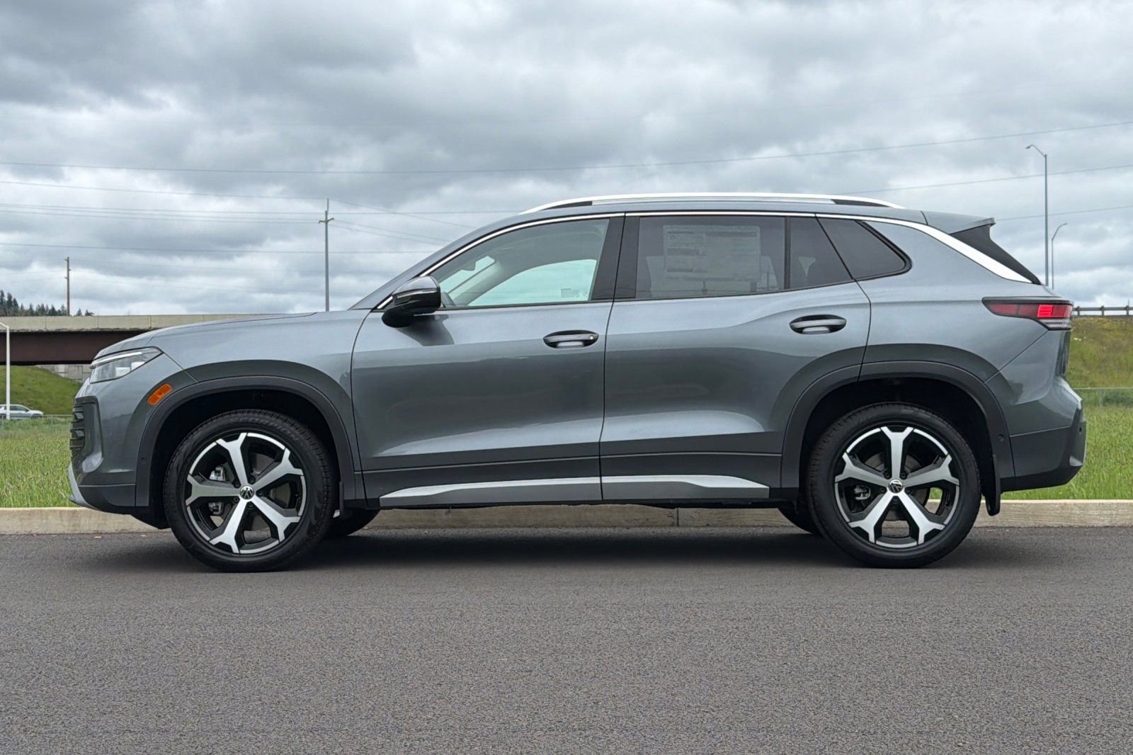 New 2026 Volkswagen Tiguan SE AWD/4WD image 6