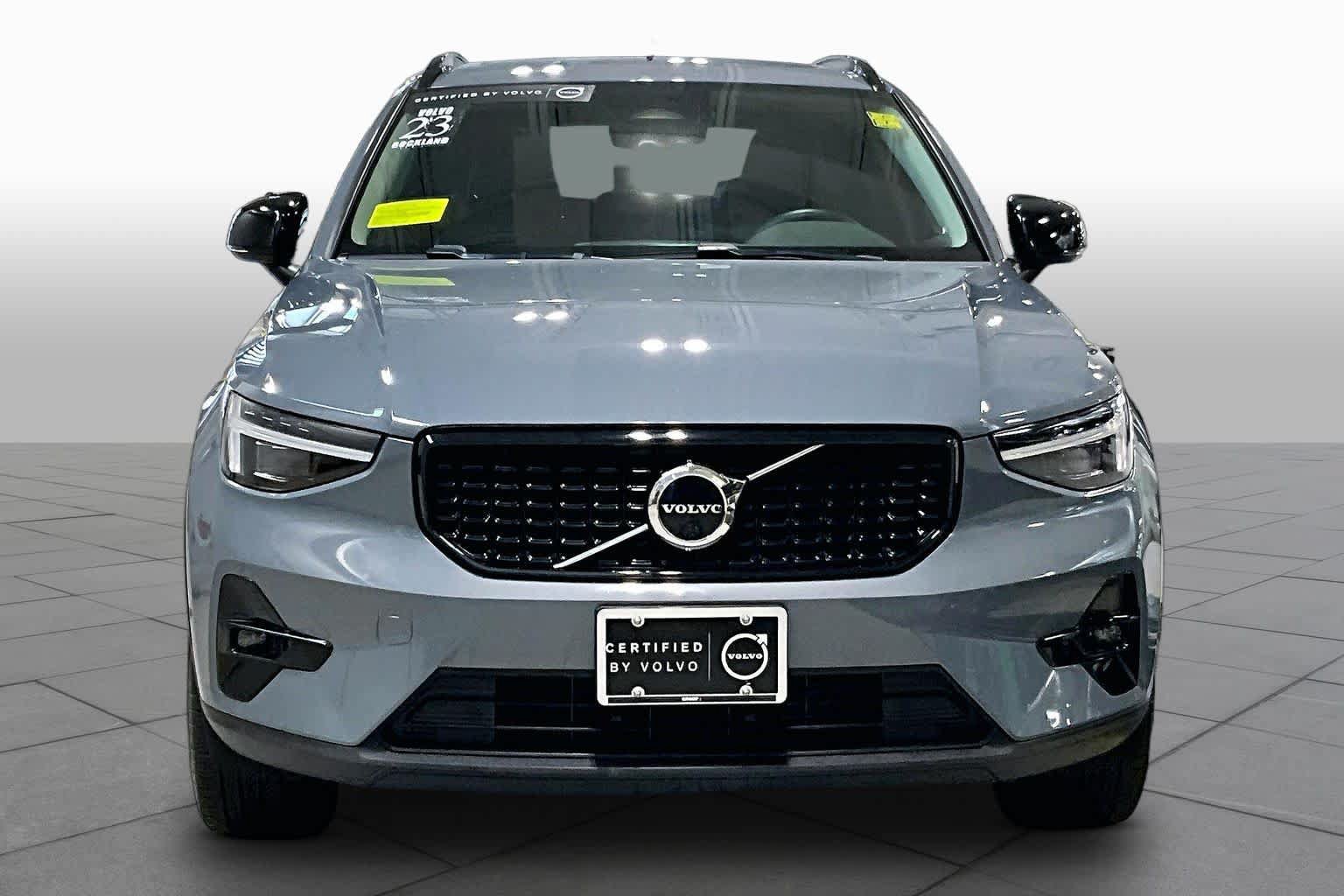 Certified 2023 Volvo XC40 B5 Ultimate w/ Climate Package AWD/4WD image 4