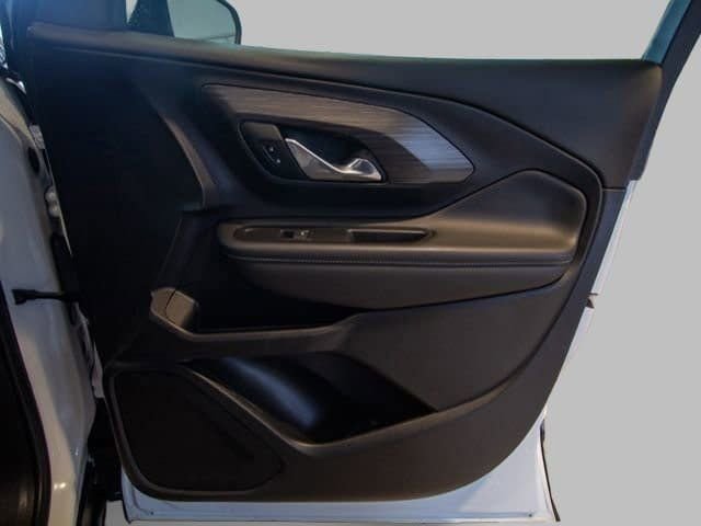 Certified 2023 GMC Terrain SLE w/ Driver Convenience Package image 13