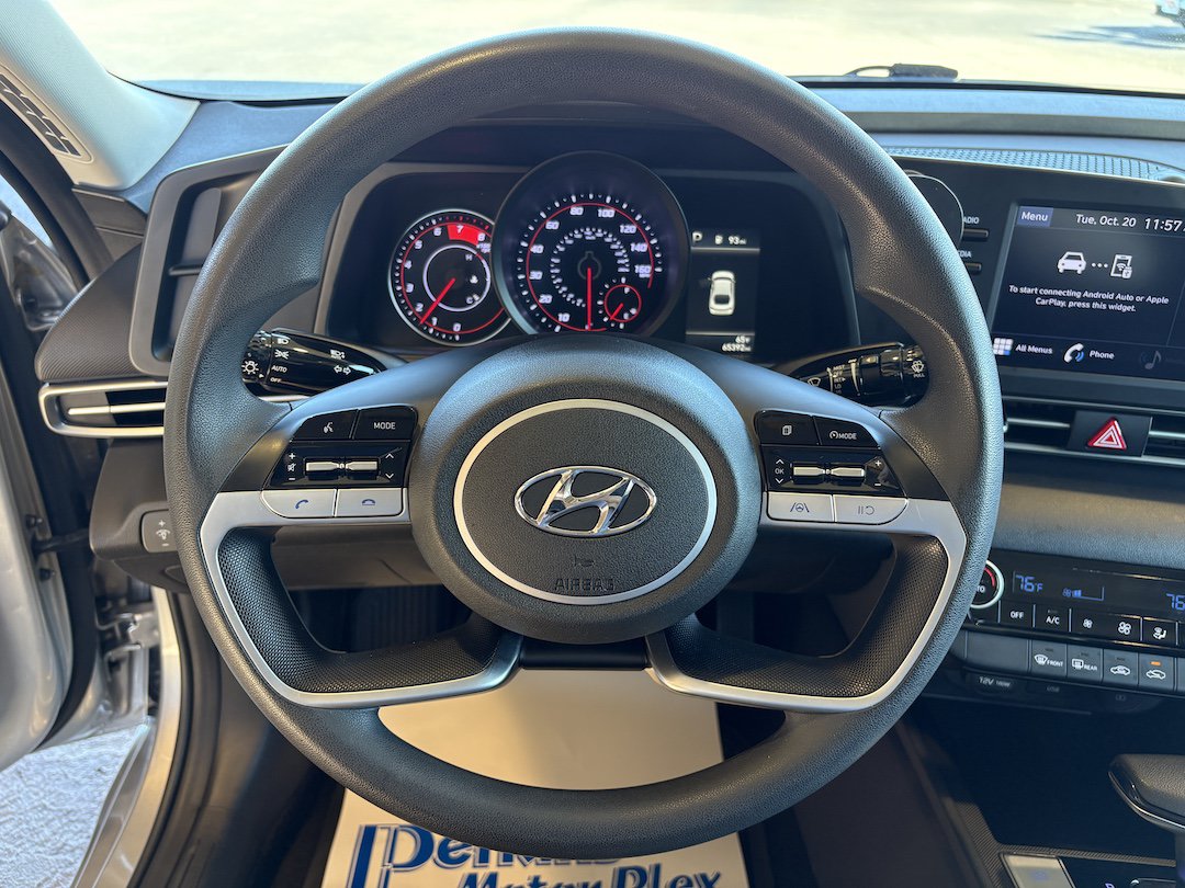 Used 2021 Hyundai Elantra SEL FWD image 11