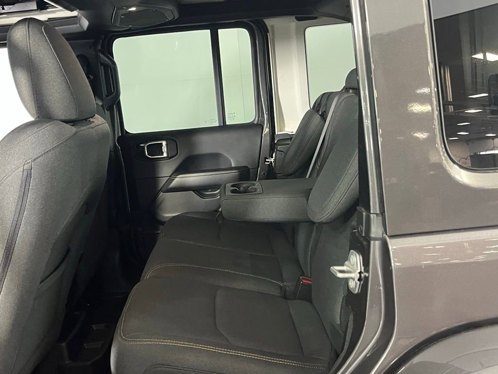 Used 2025 Jeep Wrangler Unlimited Sahara w/ Safety Group image 25