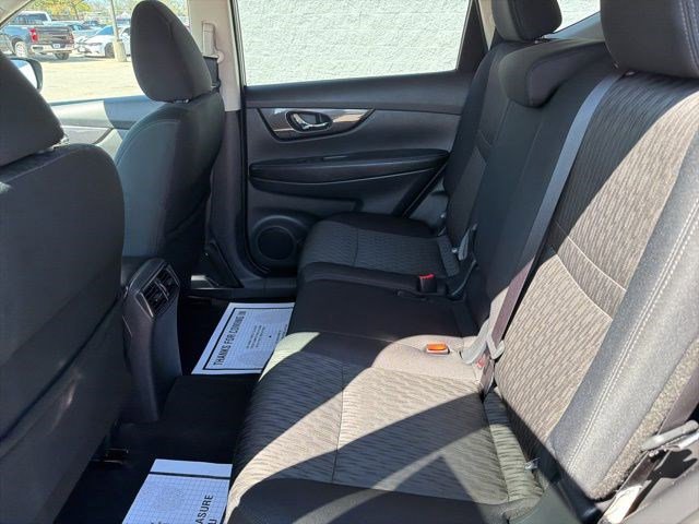 Used 2018 Nissan Rogue SV AWD/4WD image 14