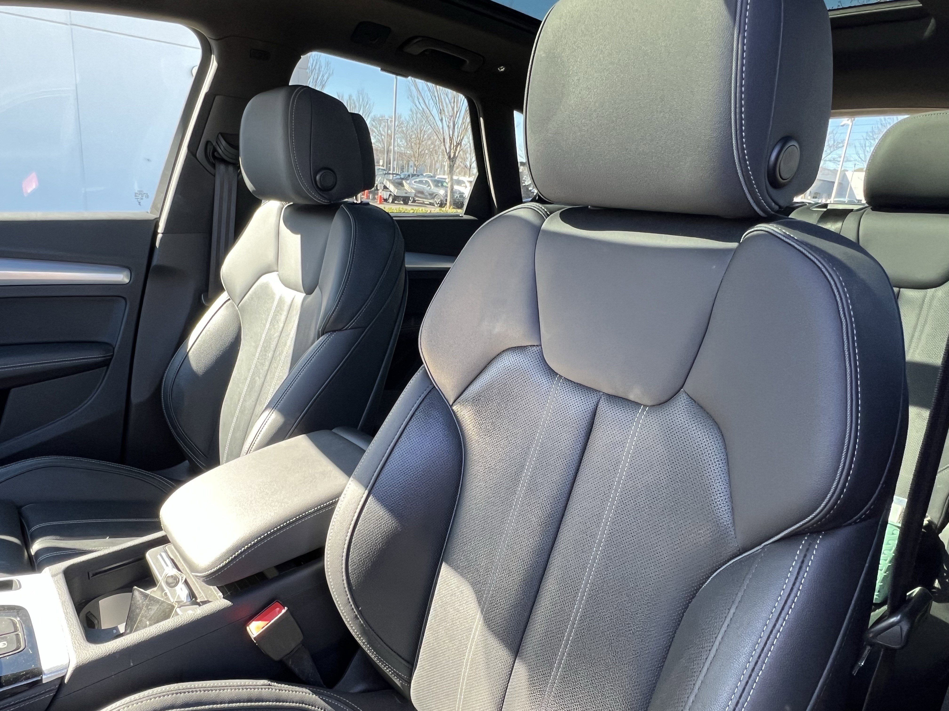 Used 2024 Audi Q5 2.0T Prestige w/ Prestige Package image 16