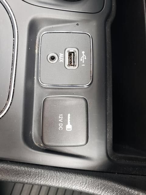 Used 2022 Jeep Cherokee Latitude Lux w/ Sun & Sound Group AWD/4WD image 21