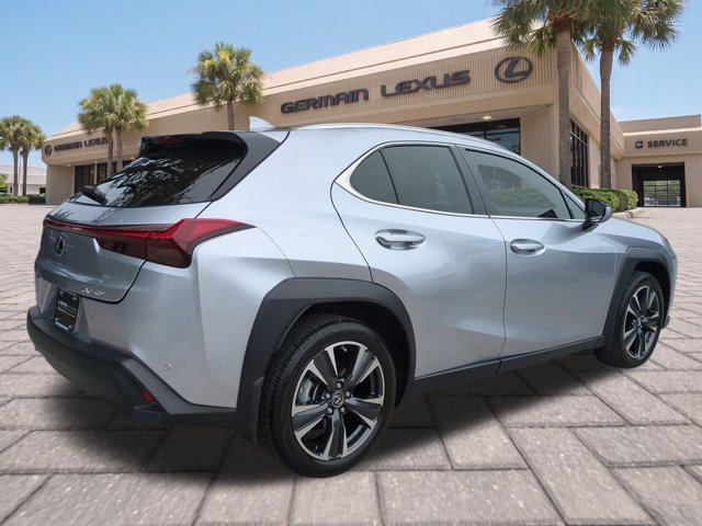 Certified 2024 Lexus UX 250h FWD image 4