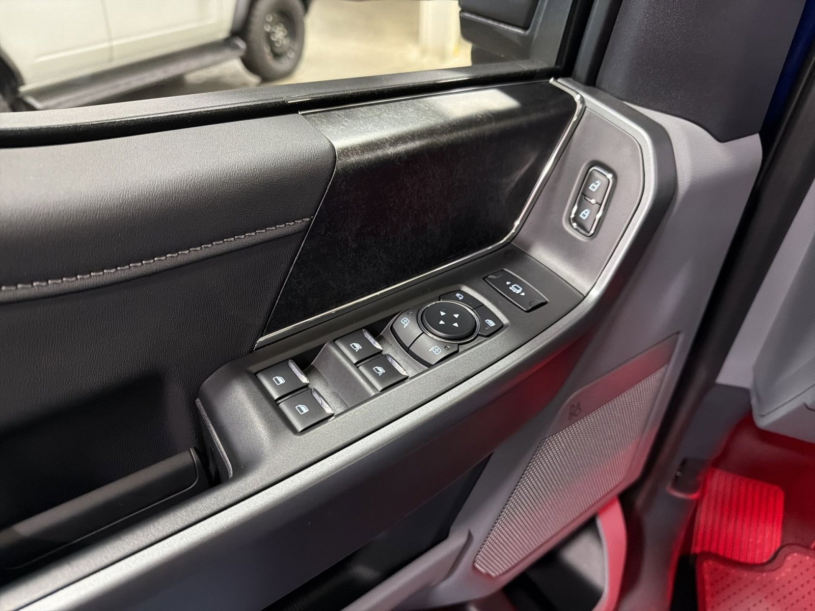 New 2026 Ford F250 XLT w/ XLT Premium Package image 38