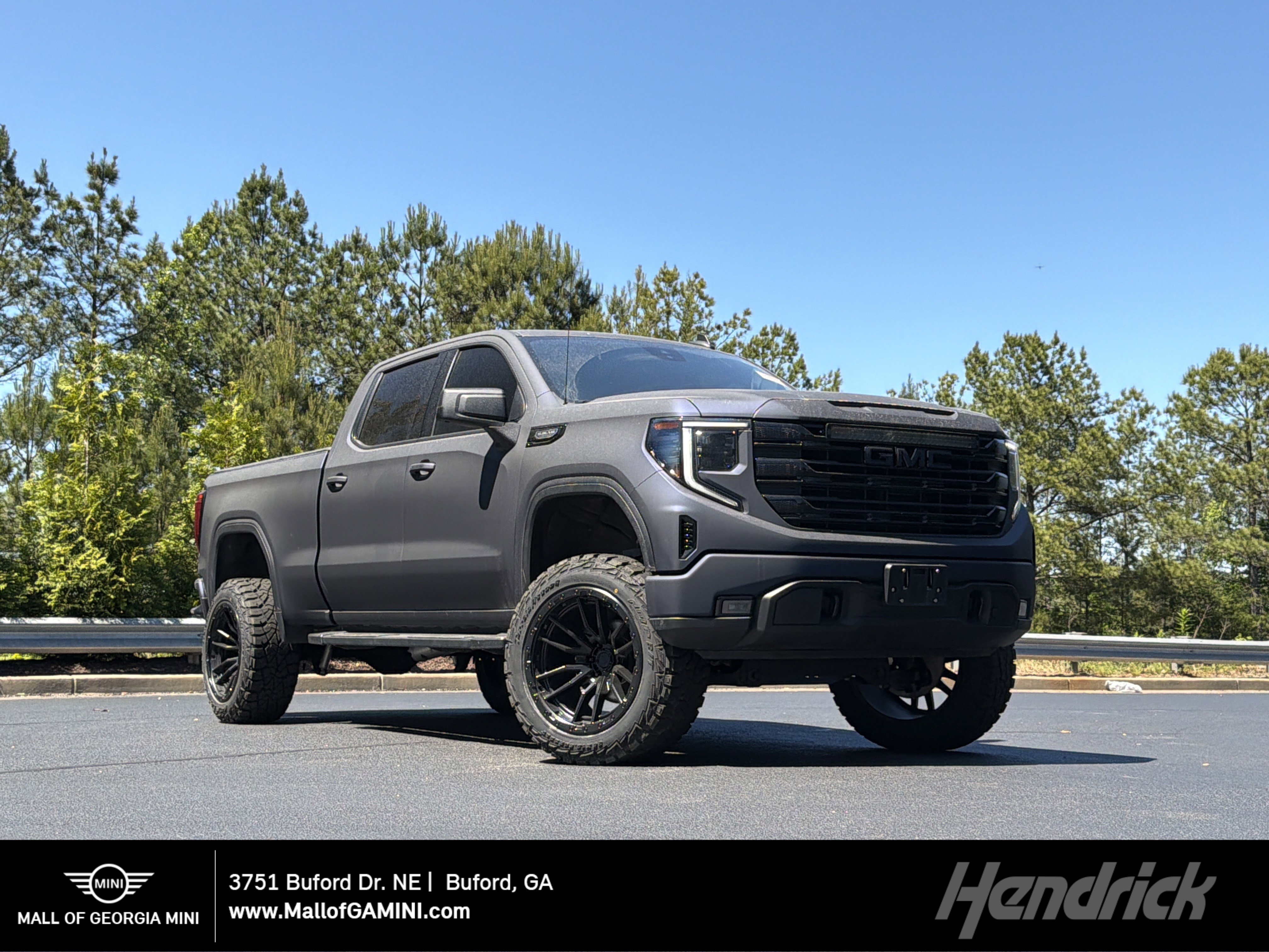Used 2022 GMC Sierra 1500 Elevation w/ X31 Off-Road Package AWD/4WD image 1