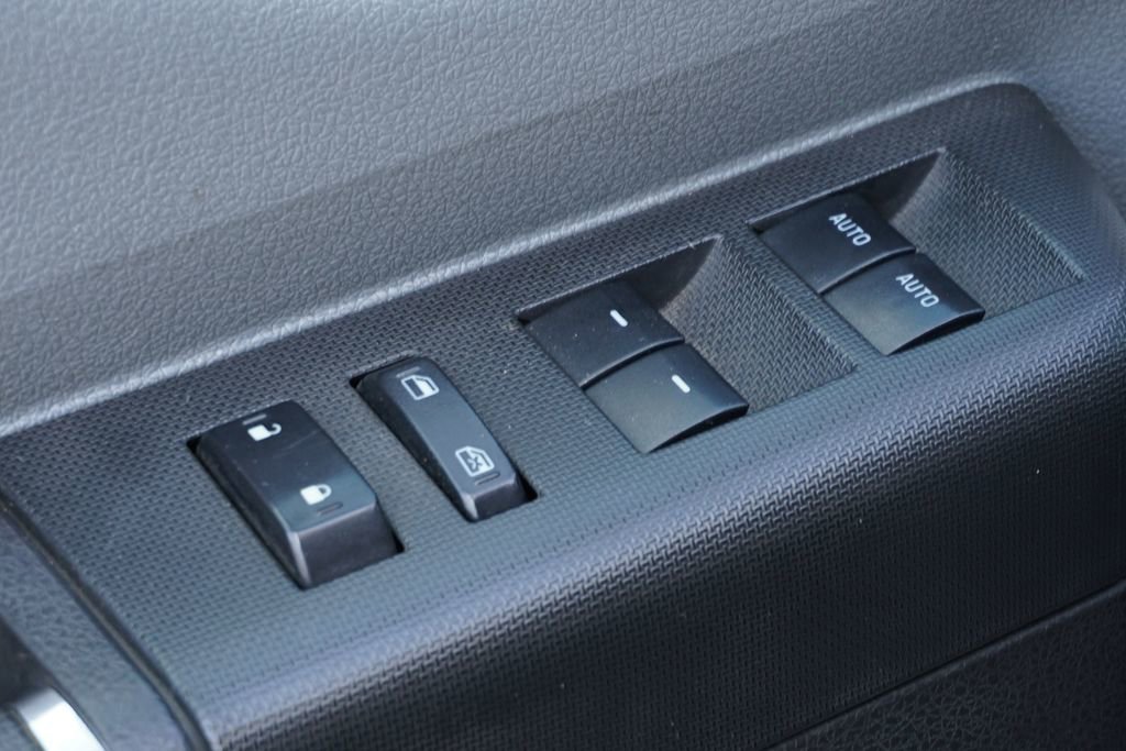 Used 2015 Ford F650 2WD Crew Cab Super Duty image 22
