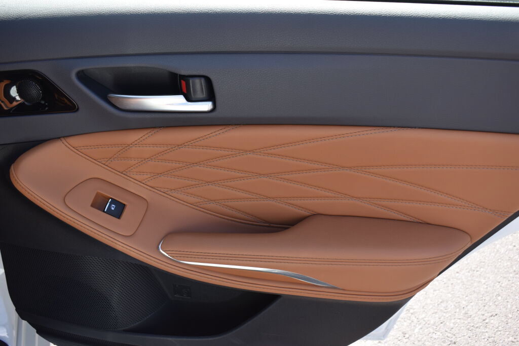 Certified 2019 Toyota Avalon Limited w/ Advanced Safety Package FWD image 22