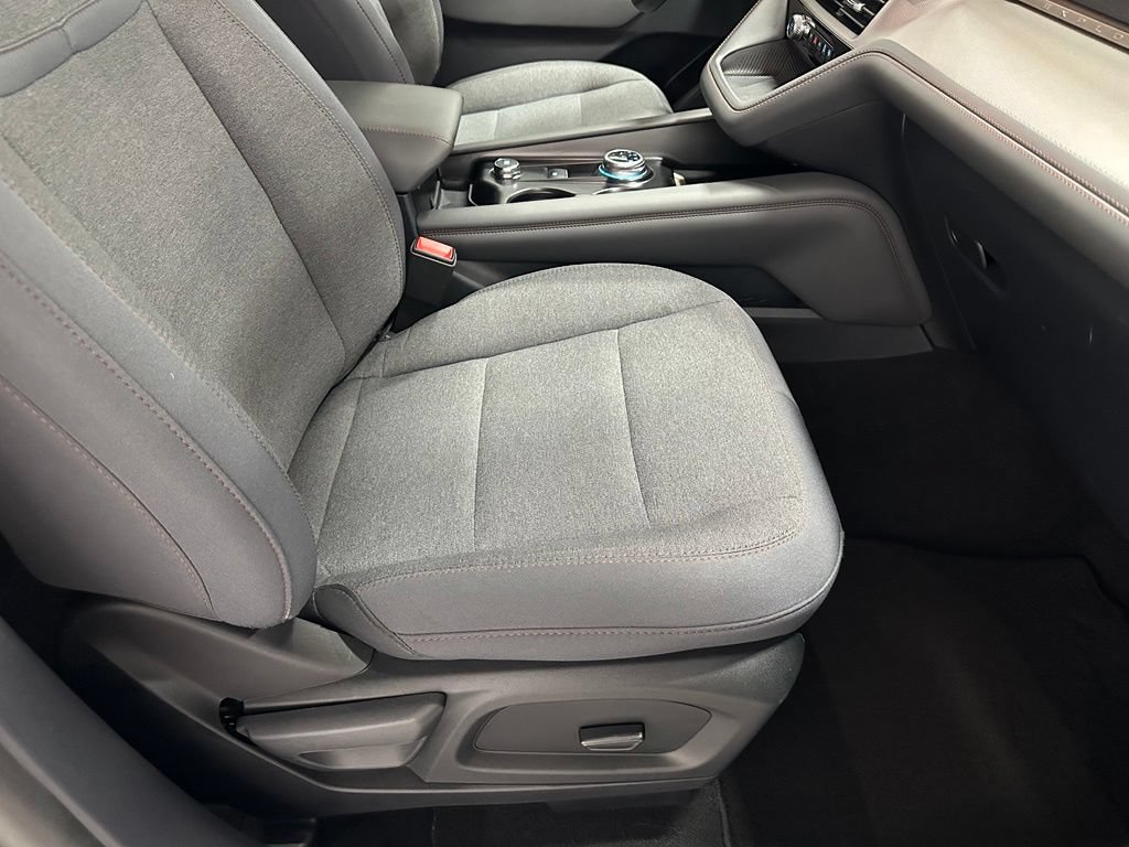 Used 2025 Ford Explorer Active AWD/4WD image 58