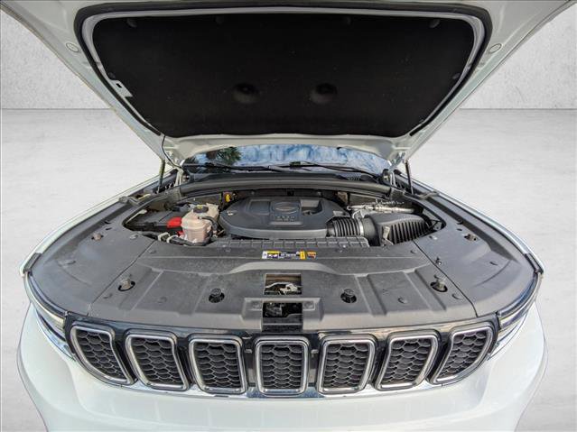 Used 2022 Jeep Grand Cherokee Overland w/ Luxury Tech Group IV image 25