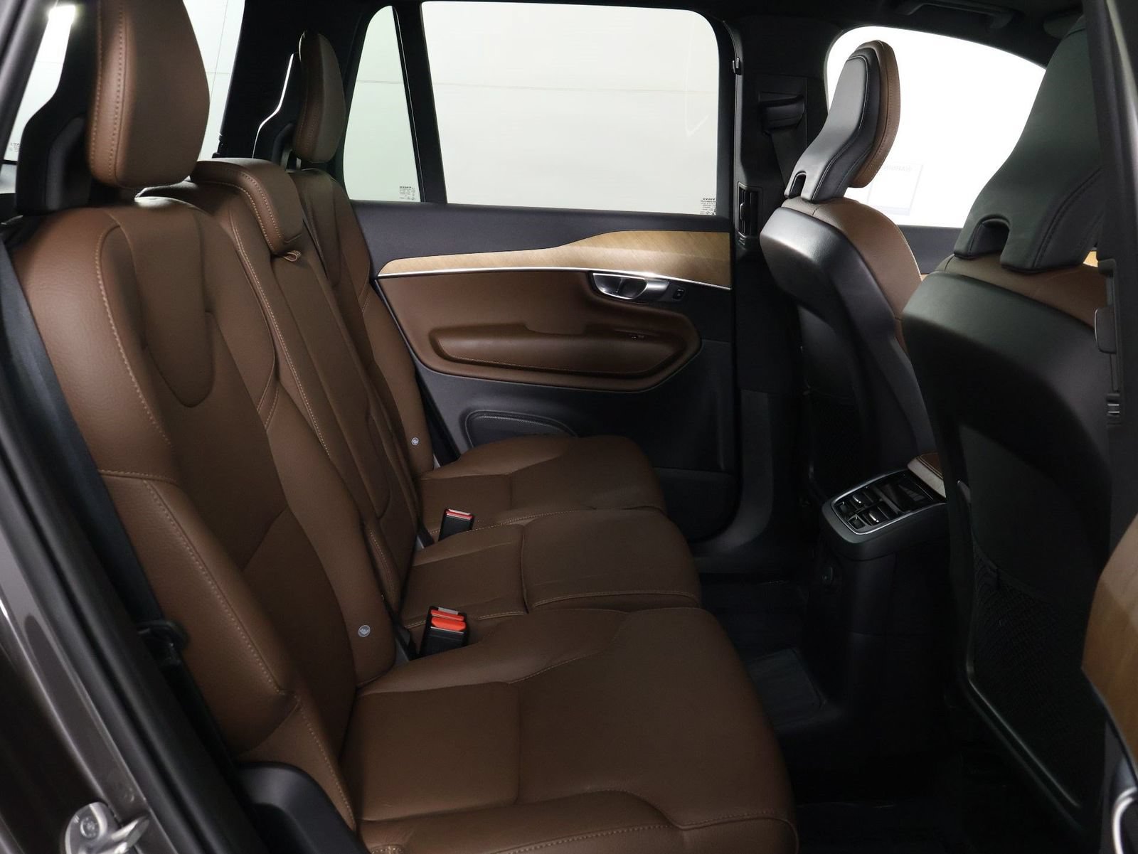 Certified 2024 Volvo XC90 T8 Plus w/ Protection Package Premier AWD/4WD image 30