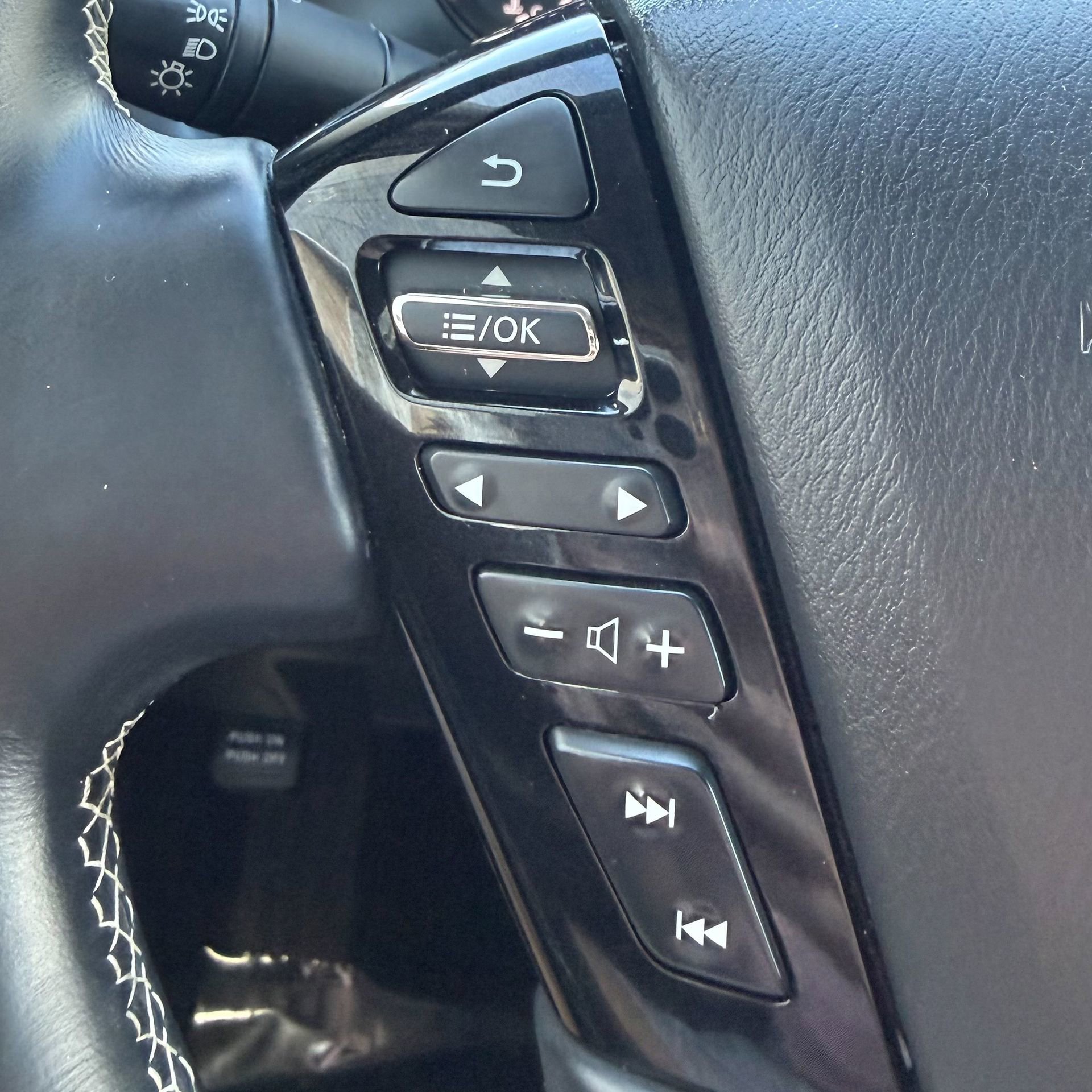 Used 2024 INFINITI QX80 Premium Select w/ Cargo Package image 29