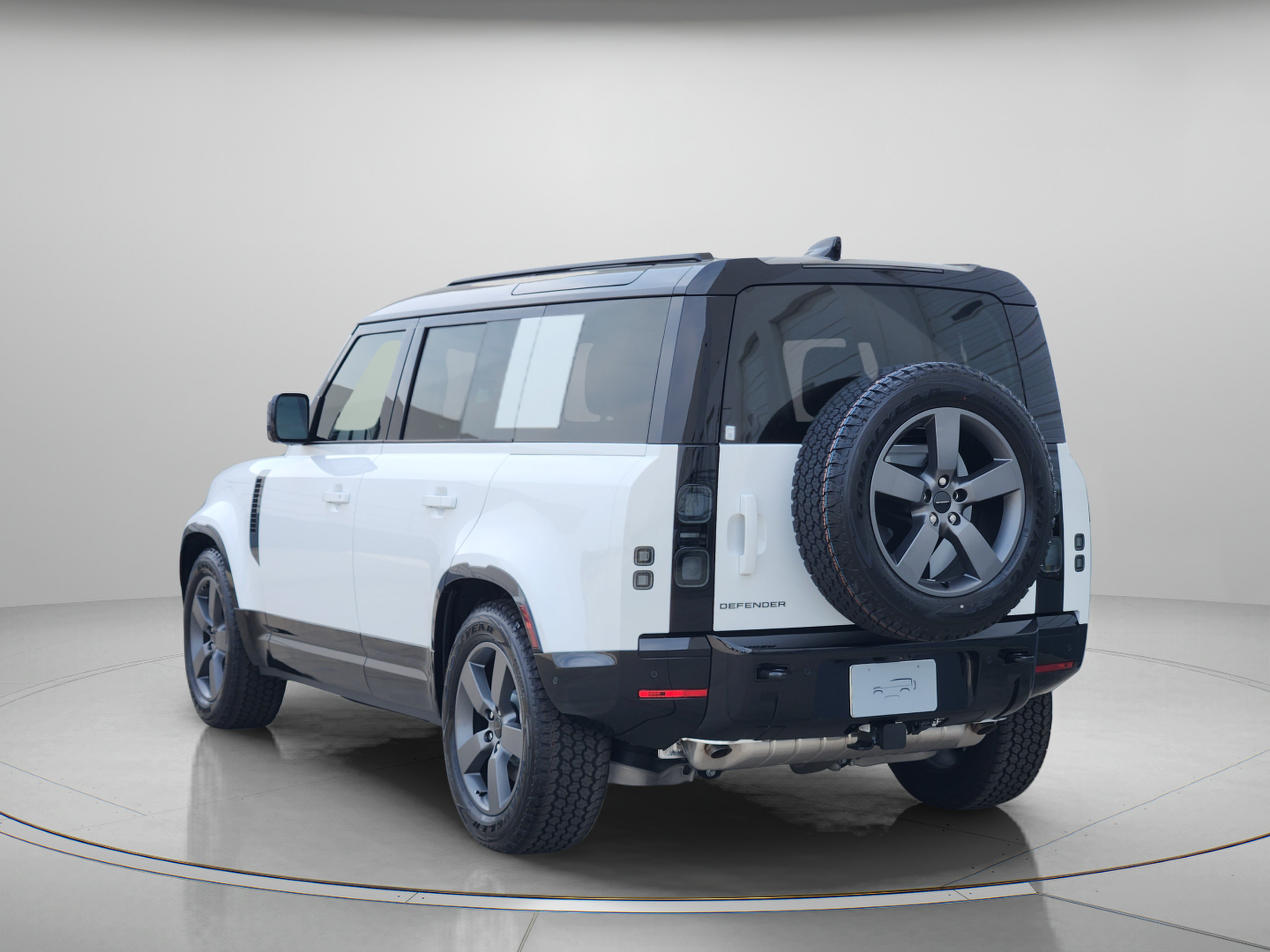 New 2026 Land Rover Defender 110 X-Dynamic SE AWD/4WD image 3