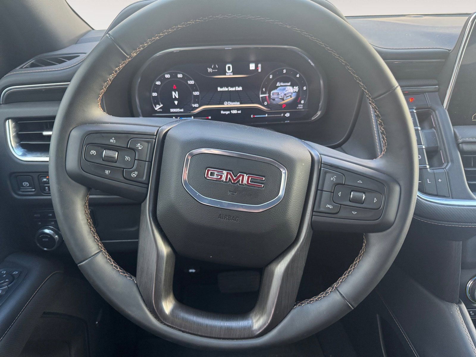 Used 2024 GMC Yukon AT4 w/ Technology Package image 12