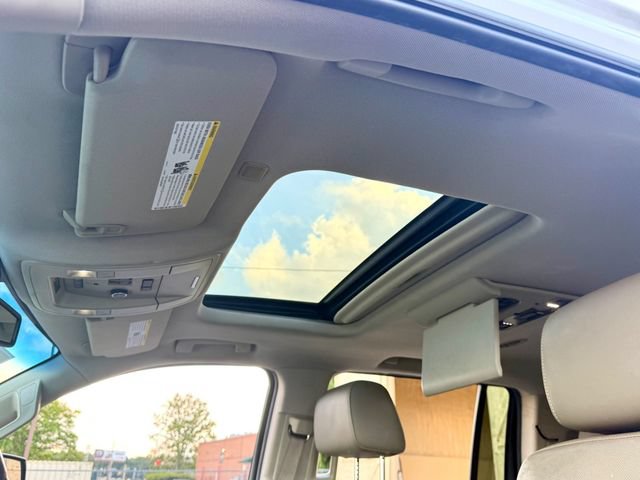 Used 2016 Chevrolet Suburban LTZ RWD image 19