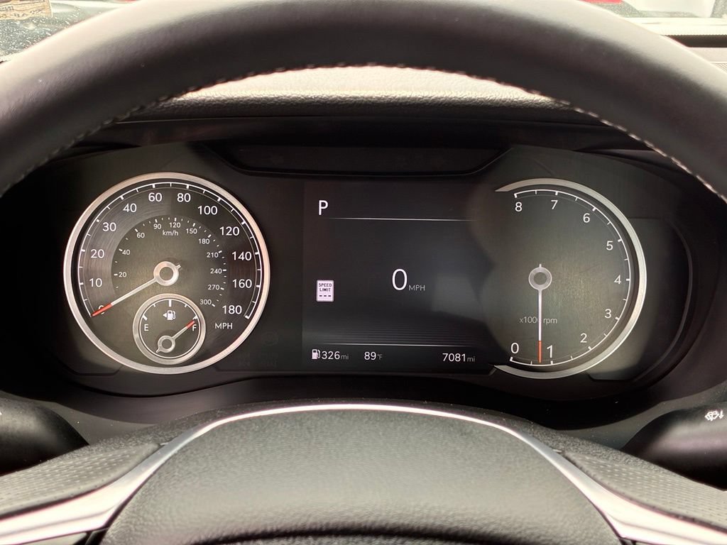 Used 2025 Genesis G70 2.5T AWD/4WD image 27