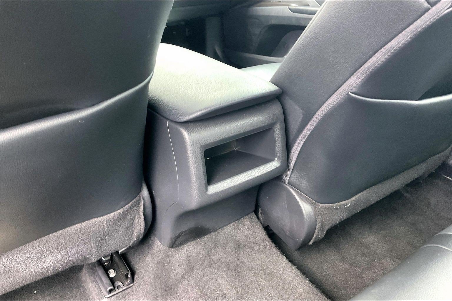 Used 2022 Toyota Camry SE FWD image 39