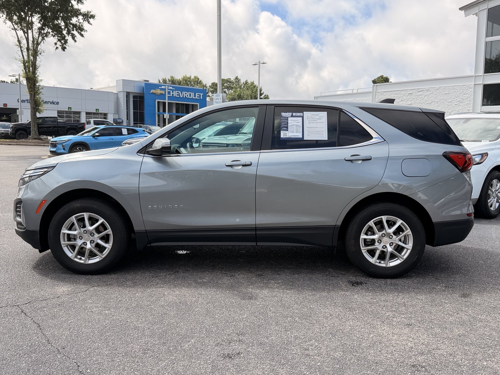Used 2024 Chevrolet Equinox LT AWD/4WD image 9