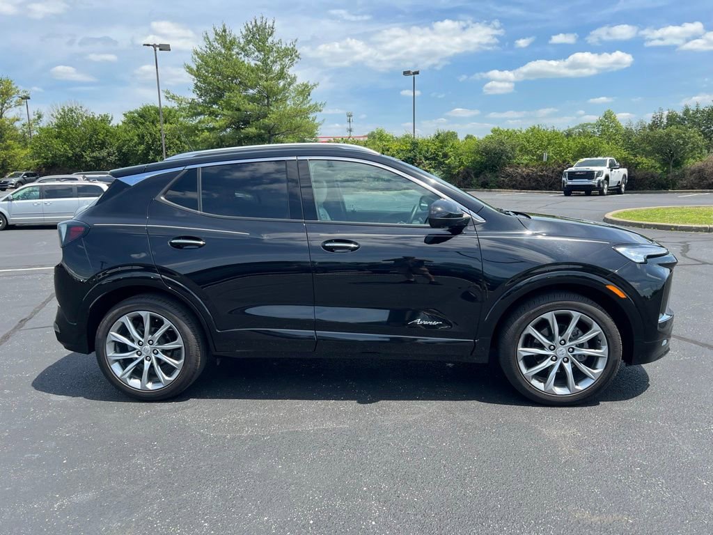 Used 2024 Buick Encore GX Avenir w/ Avenir Technology Package FWD image 5