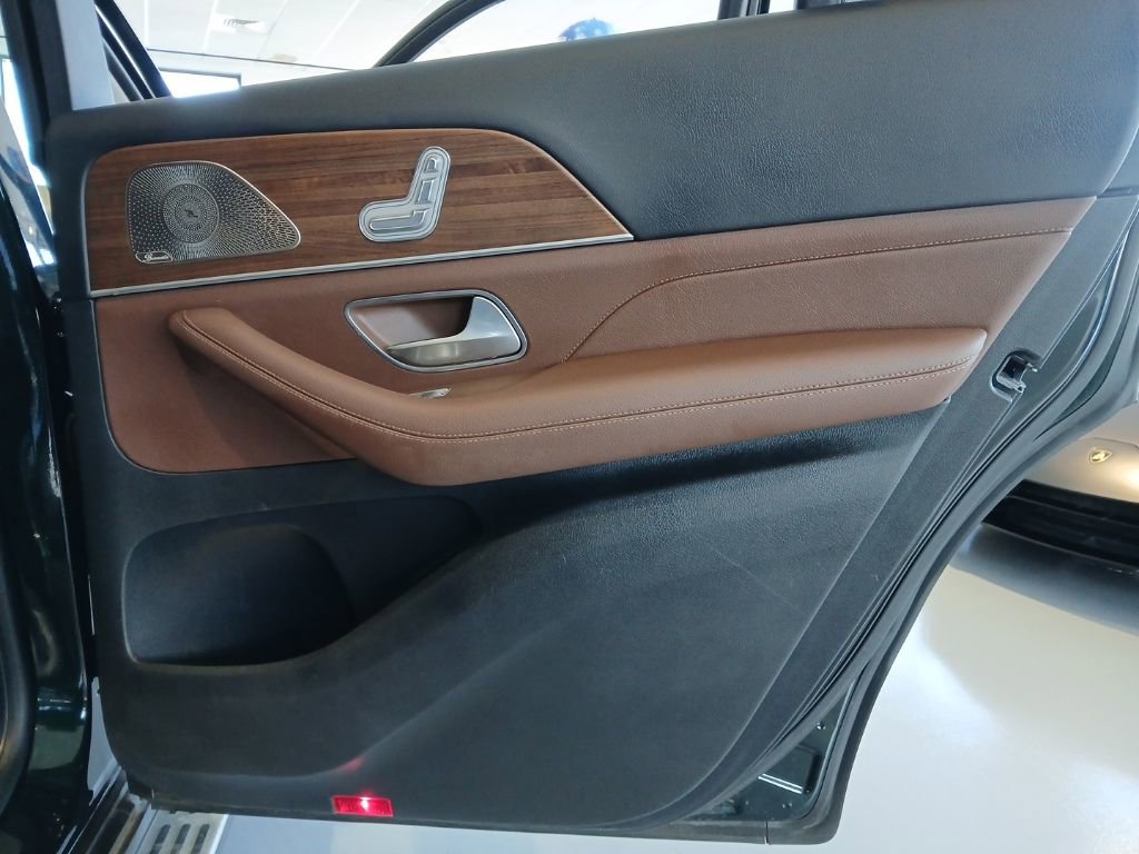 Used 2024 Mercedes-Benz GLS 450 4MATIC image 32