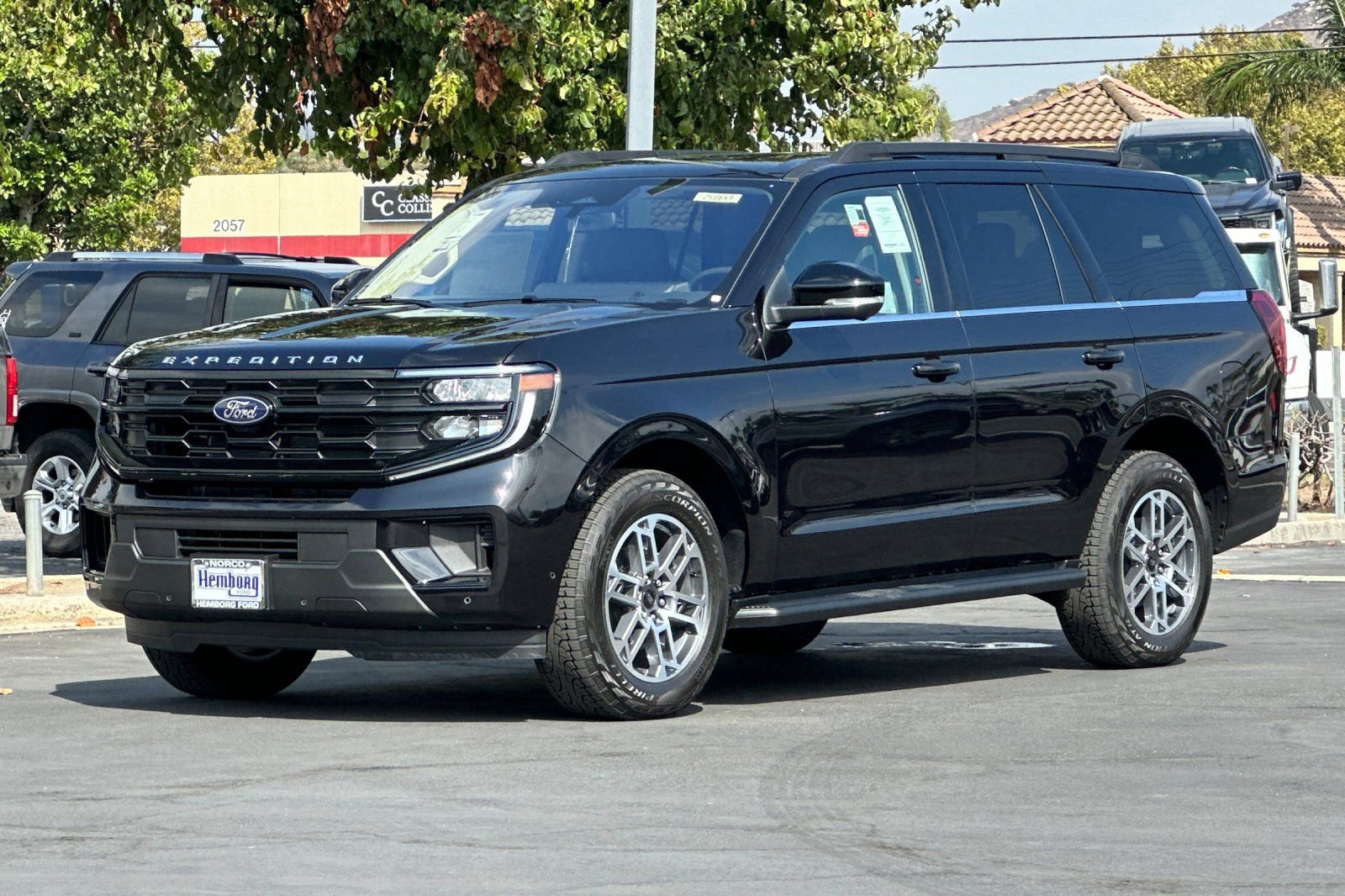 New 2025 Ford Expedition Active image 8