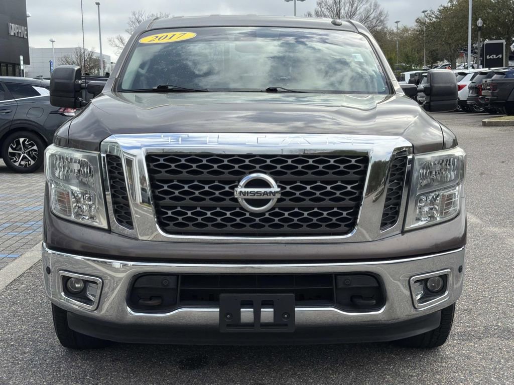 Used 2017 Nissan Titan SV image 2