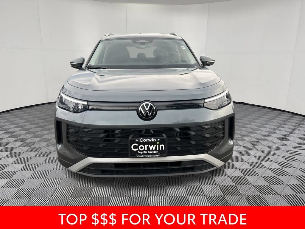 Used 2026 Volkswagen Tiguan SE AWD/4WD image 2