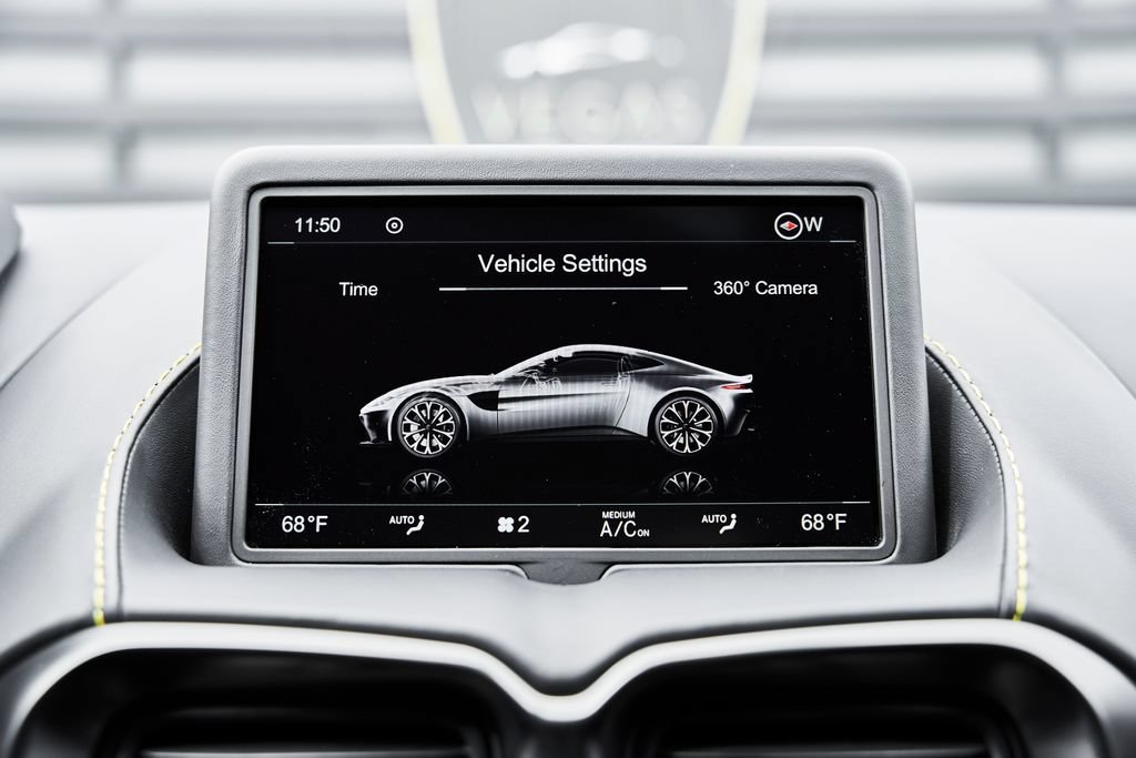 Used 2023 Aston Martin V8 Vantage Coupe RWD image 55