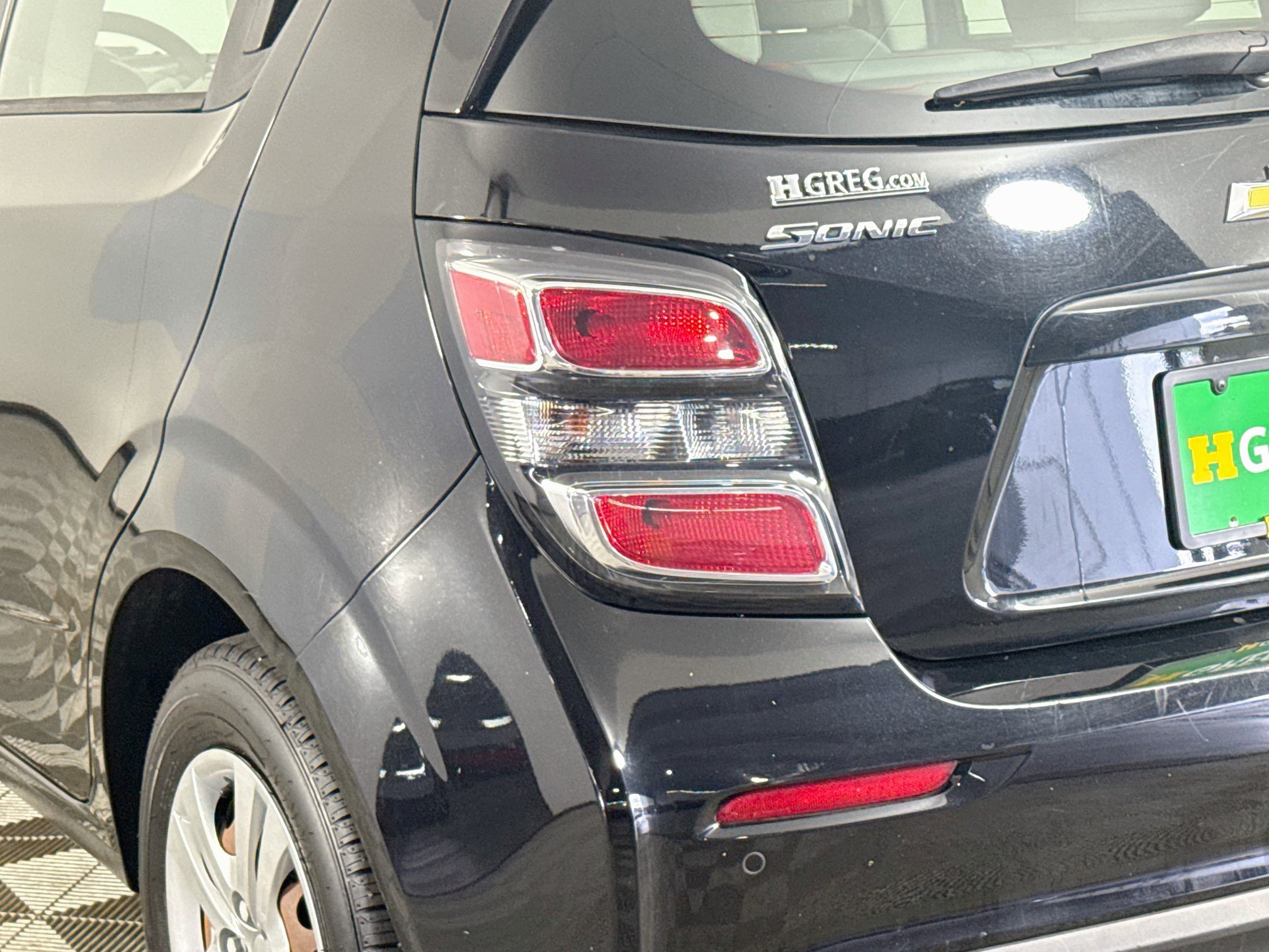 Used 2020 Chevrolet Sonic LT FWD image 36