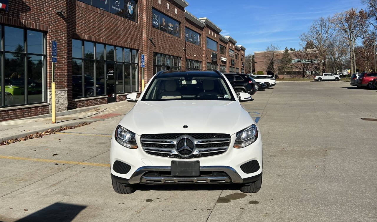 Used 2018 Mercedes-Benz GLC 300 4MATIC image 3