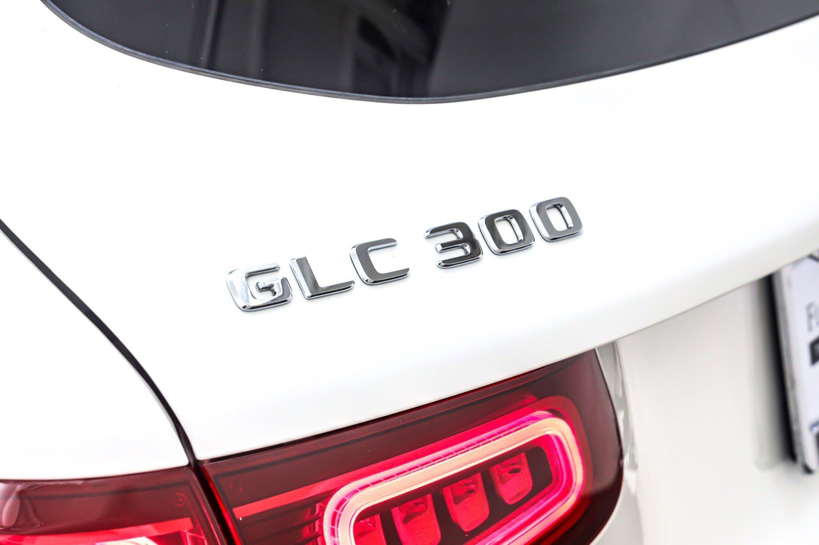 Used 2022 Mercedes-Benz GLC 300 image 9