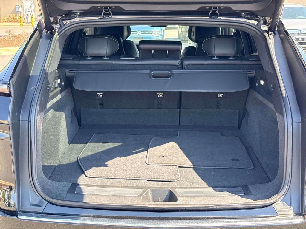 Certified 2025 Cadillac Lyriq Luxury image 25