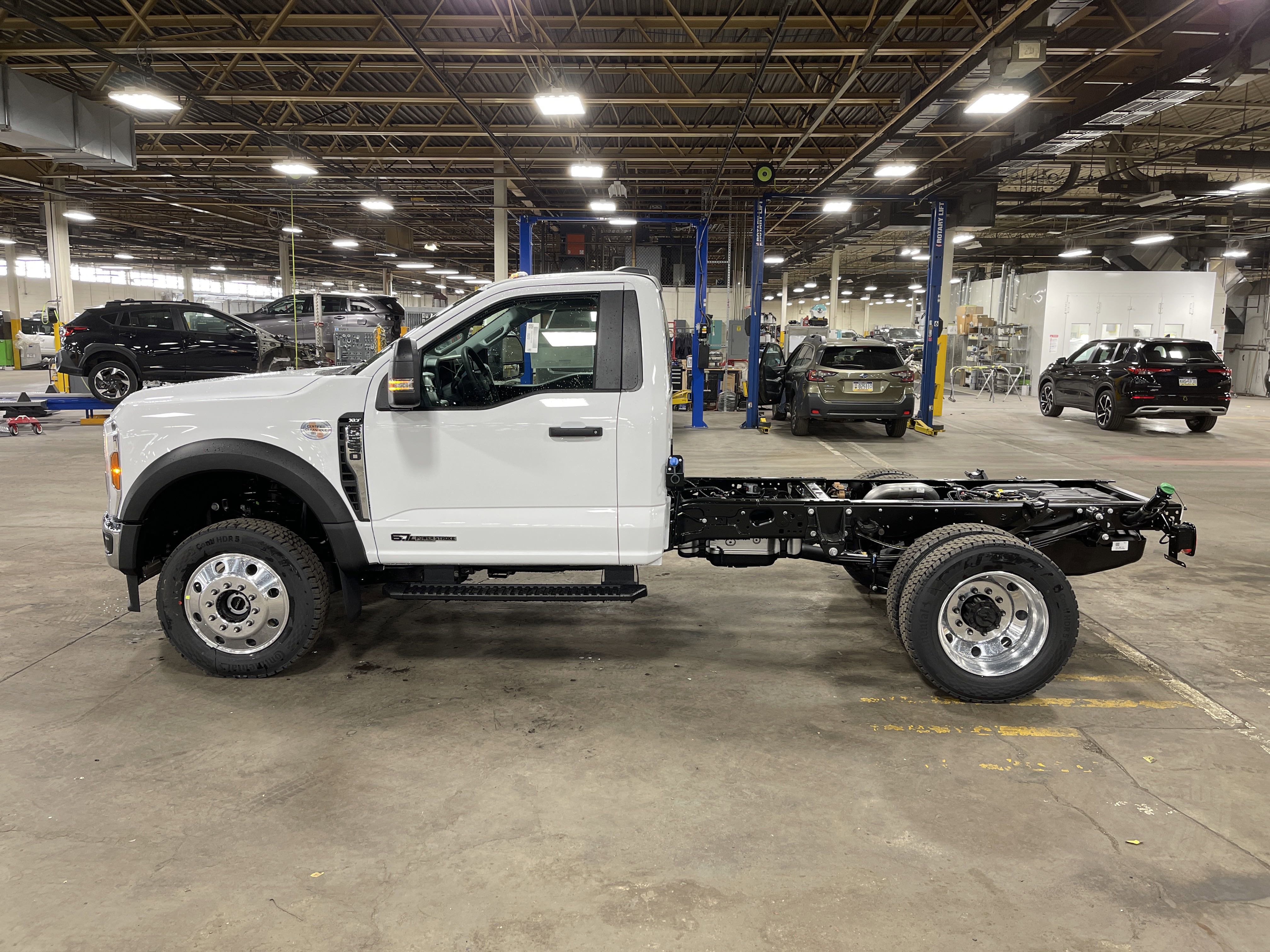 New 2025 Ford F550 4x4 Regular Cab Super Duty w/ XLT Value Package image 3