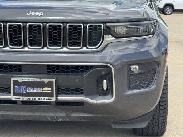 Used 2023 Jeep Grand Cherokee Overland w/ Luxury Tech Group IV AWD/4WD image 10