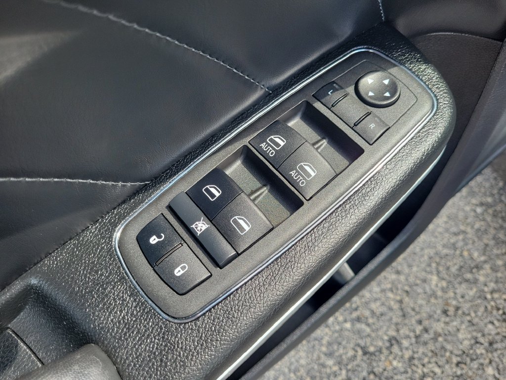 Used 2022 Dodge Charger Scat Pack w/ Plus Group RWD image 13