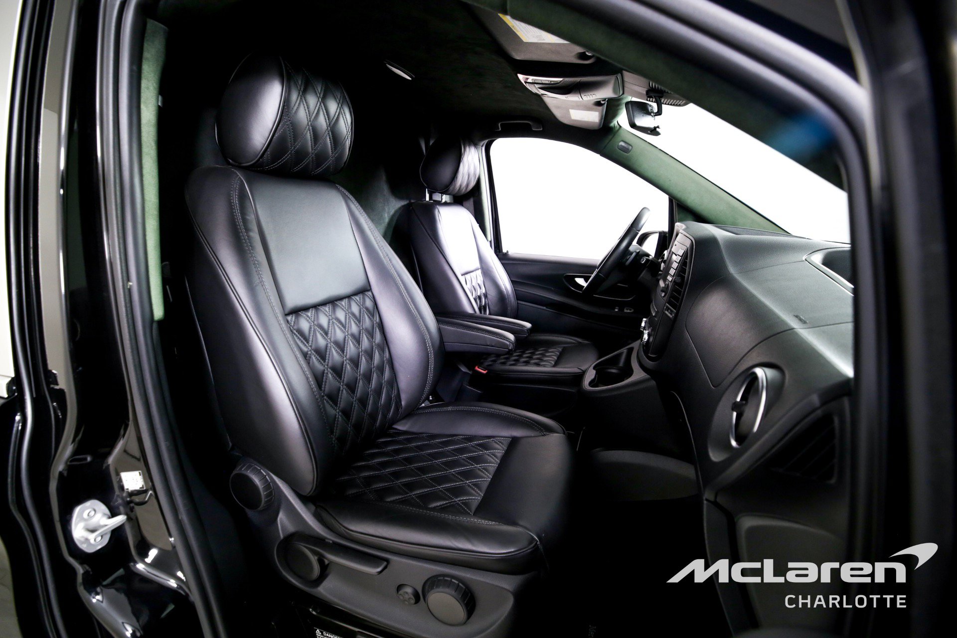 Used 2018 Mercedes-Benz Metris Passenger image 18