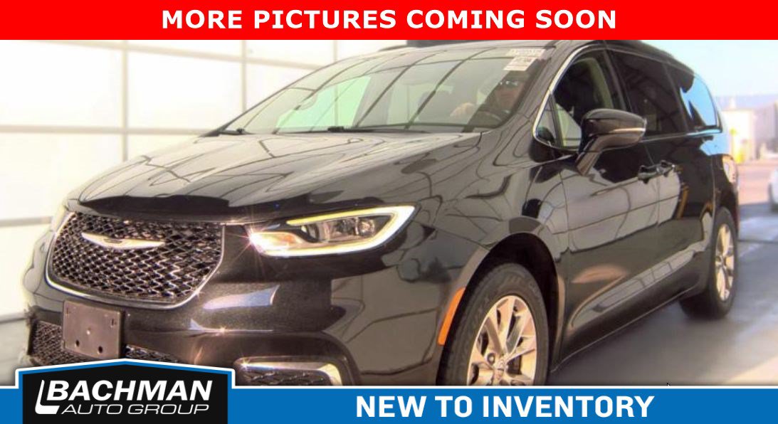 Used 2022 Chrysler Pacifica Touring-L AWD/4WD image 2