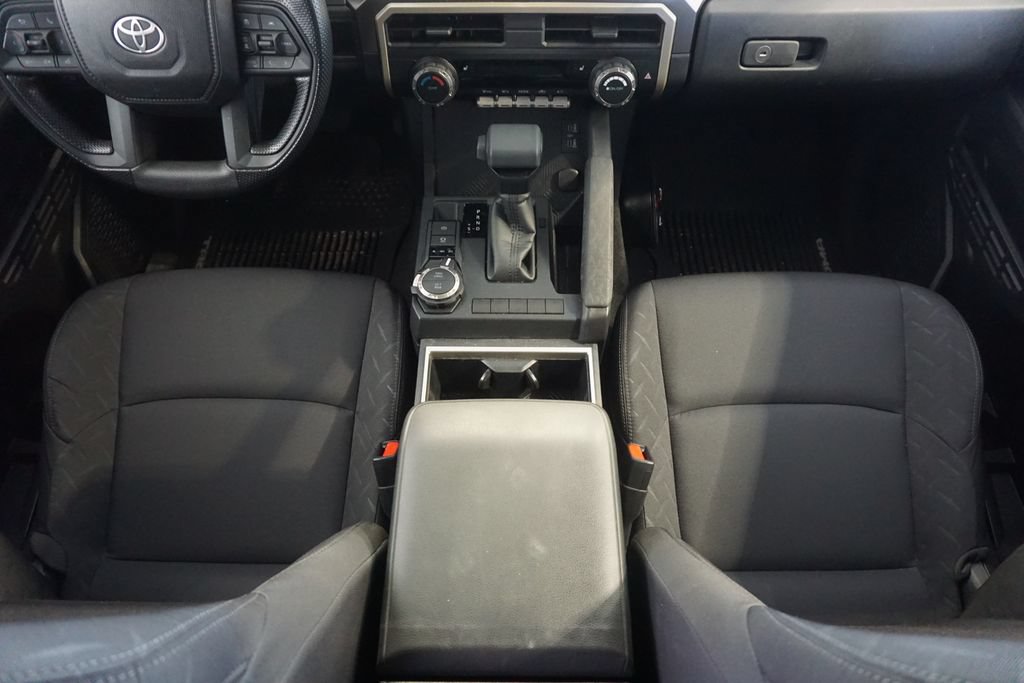 Used 2025 Toyota Tacoma SR5 AWD/4WD image 26