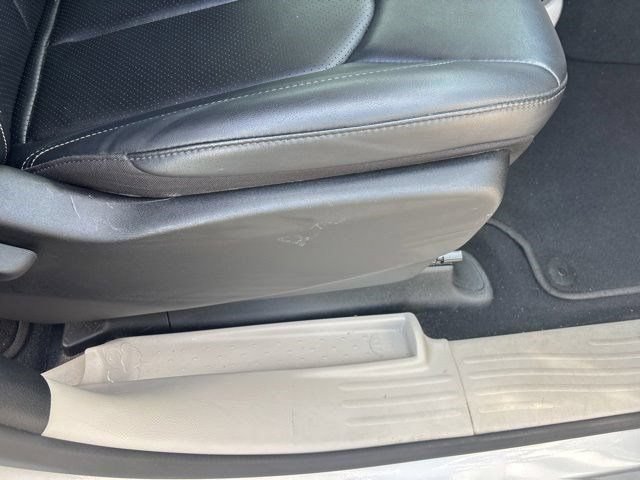 Used 2024 Chrysler Pacifica Touring-L FWD image 38