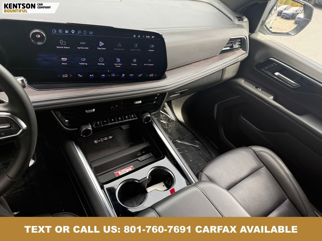 Used 2025 Chevrolet Suburban Z71 image 24