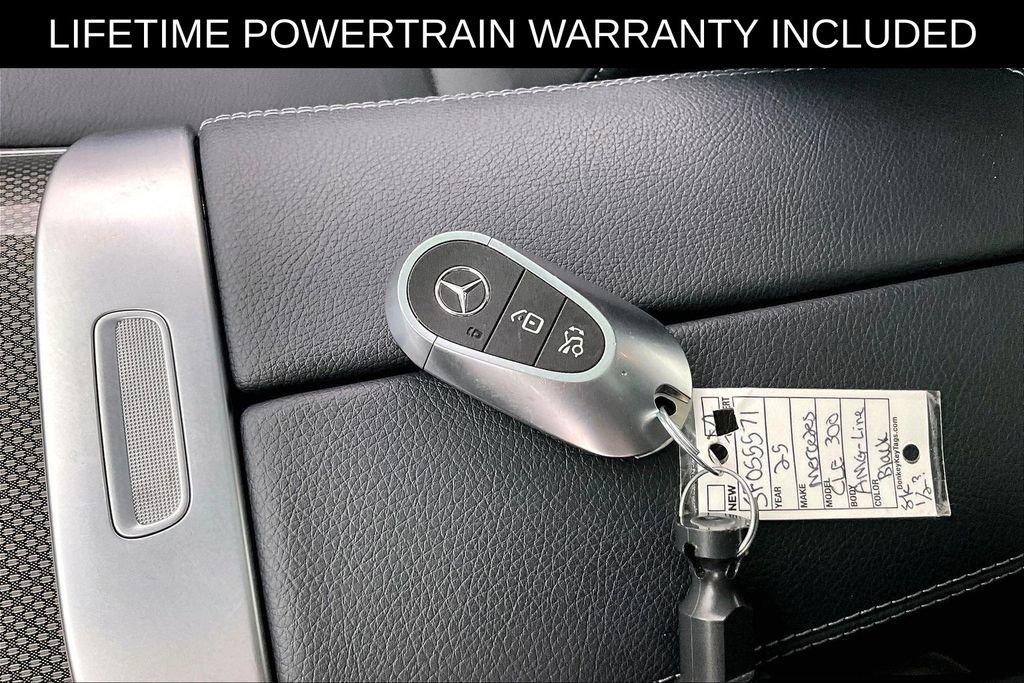 Used 2025 Mercedes-Benz CLE 300 4MATIC Coupe image 13