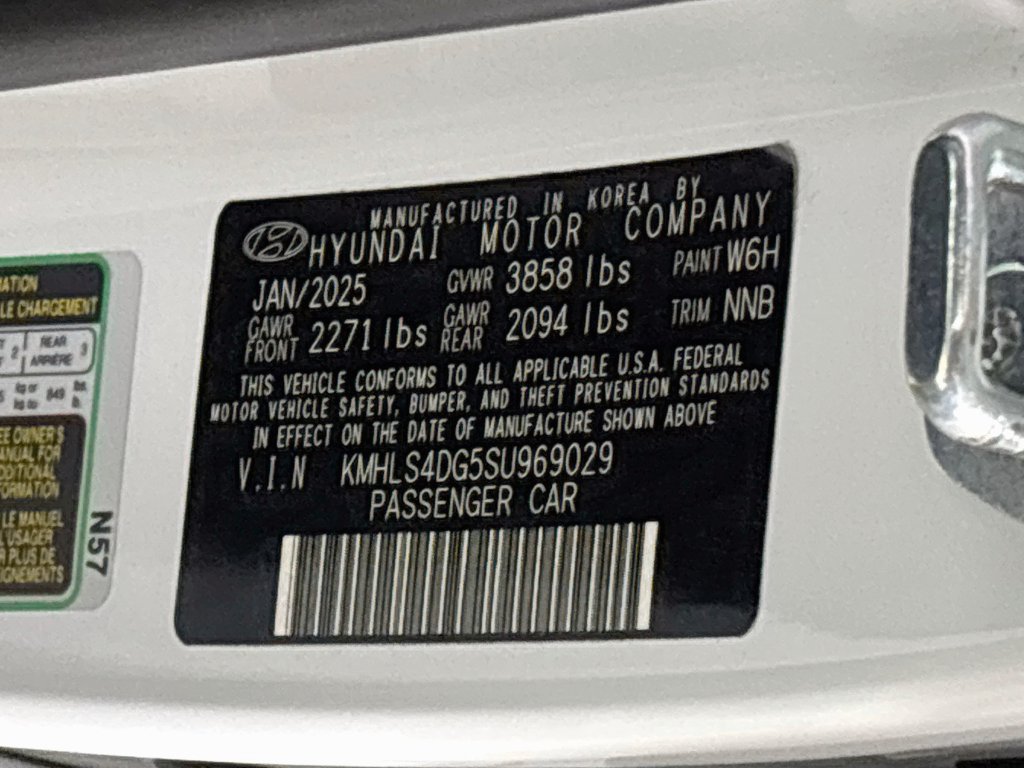Used 2025 Hyundai Elantra SEL FWD image 26
