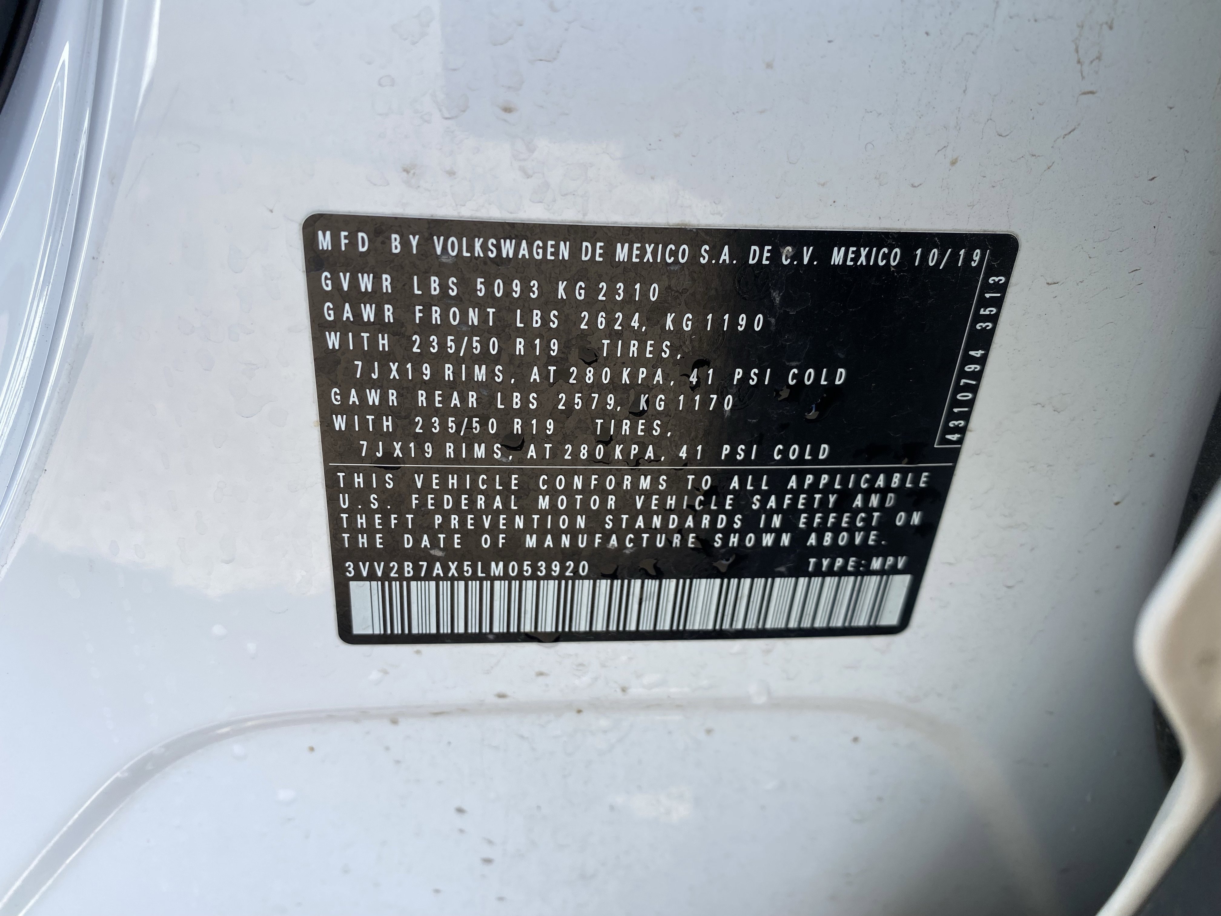 Used 2020 Volkswagen Tiguan SEL AWD/4WD image 32