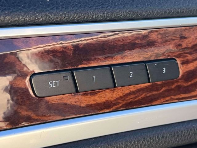 Used 2011 Volkswagen Touareg VR6 AWD/4WD image 22