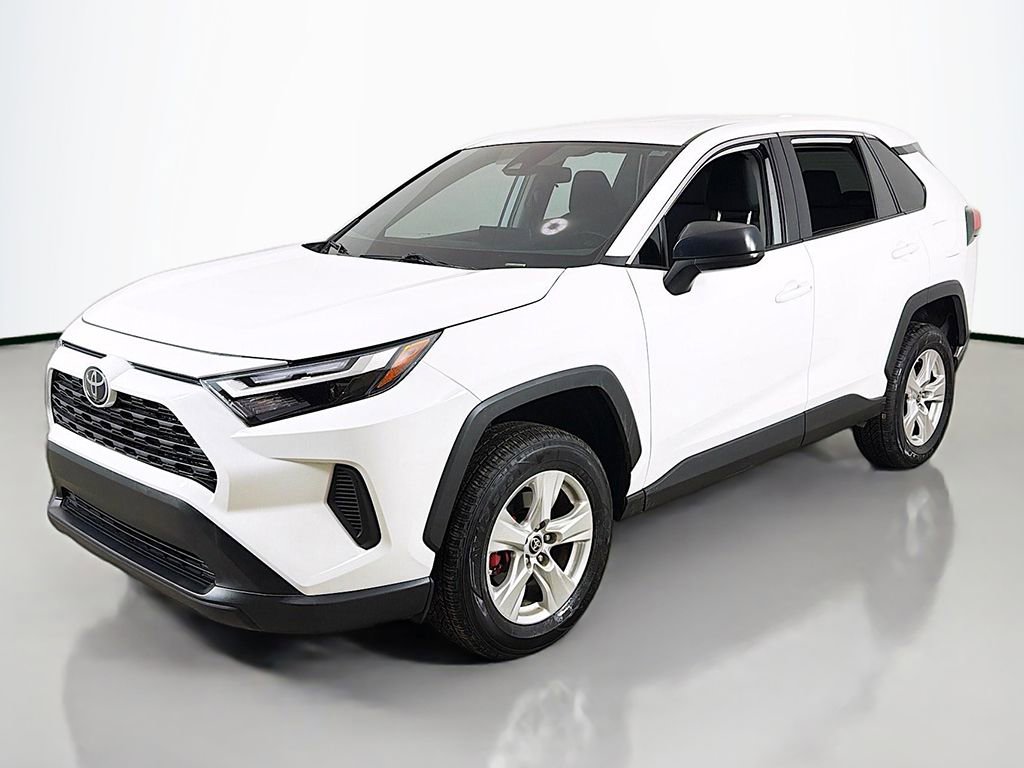 Used 2025 Toyota RAV4 LE image 5